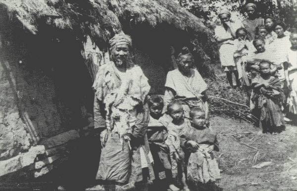 FAREWELL TO THE TRAVELER

These people had never seen a white man, their faces show that, at
farewell after a very pleasant stay among them, they were not altogether
broken-hearted to see the author go!