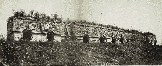 Palais Du Gouverneur, à Uxmal; façade principale.